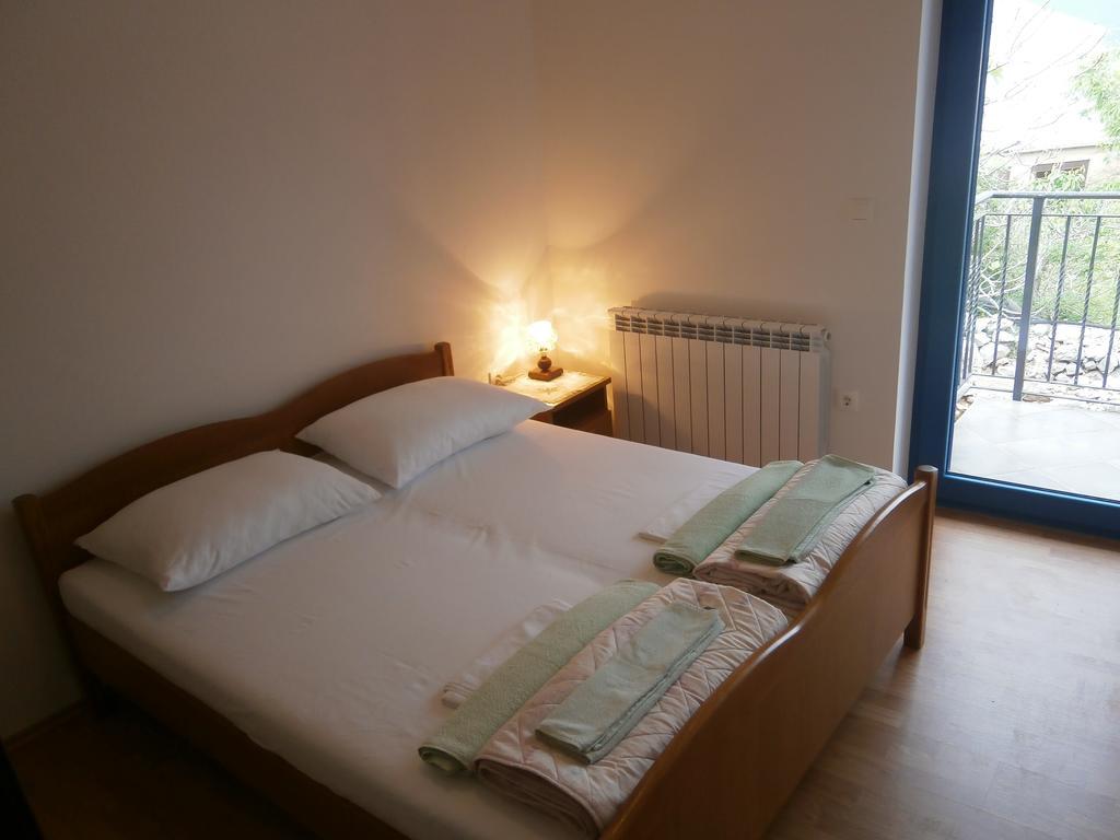 Apartments Crncic Šilo Værelse billede