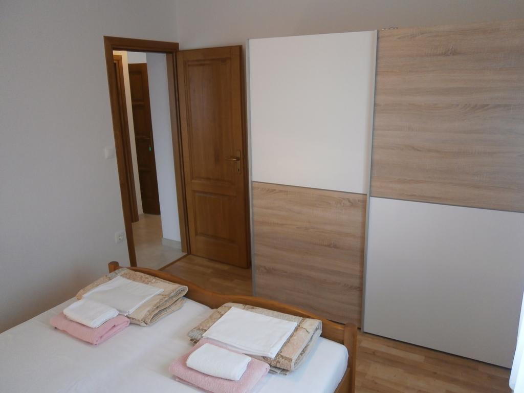 Apartments Crncic Šilo Værelse billede